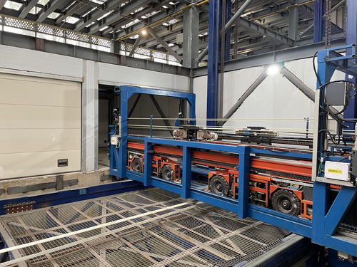 机器人出手,这家车库停车像 抓娃娃