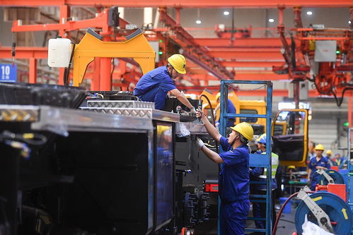 苏企改革记︱攀 高 向 新 , 制造巨擘 以 变革 创第一